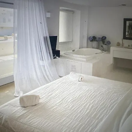 Kymothoe Elite Hotel *